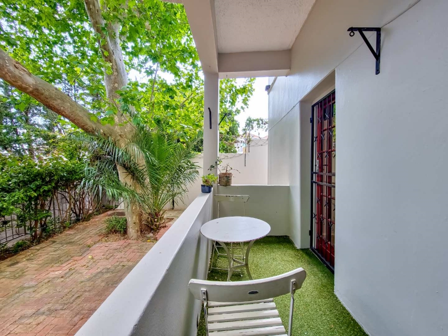To Let 1 Bedroom Property for Rent in Sea Point Western Cape